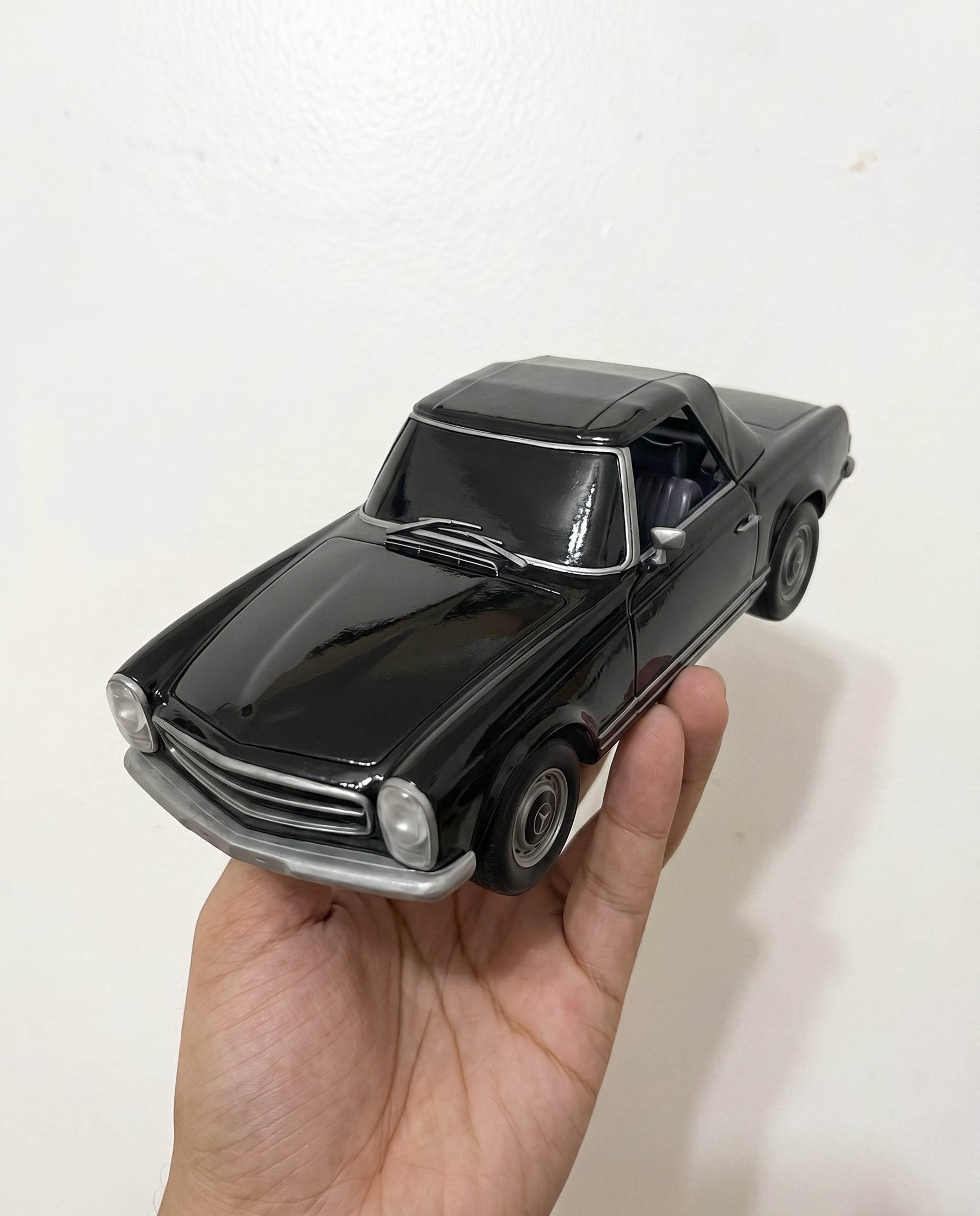 Mercedes 280 SL Pagoda — replica delivered to Marcus T.